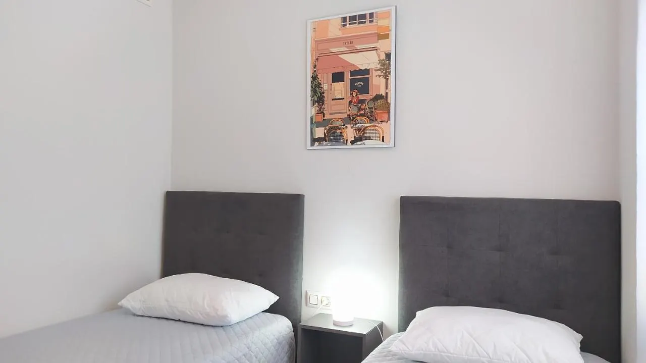 Sherryflat Claveles - Parking Jerez de la Frontera Spain